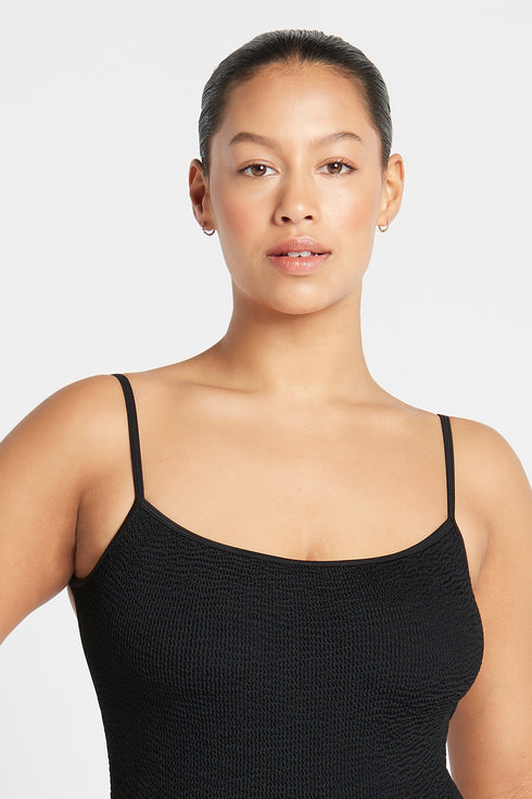 Bond-eye Core Fashion Low Palace One Piece